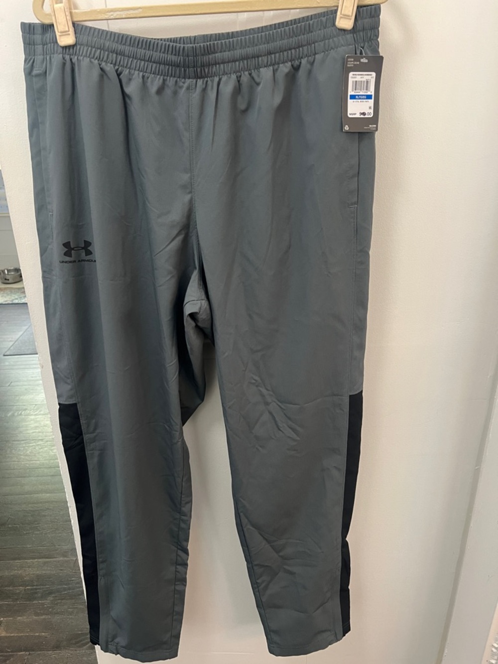 Under Armour Gray Men's Lightweight Joggers with Black Panels